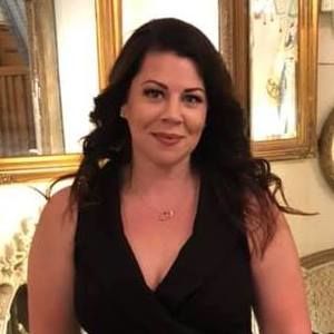 Meet your Posher, Adrienne